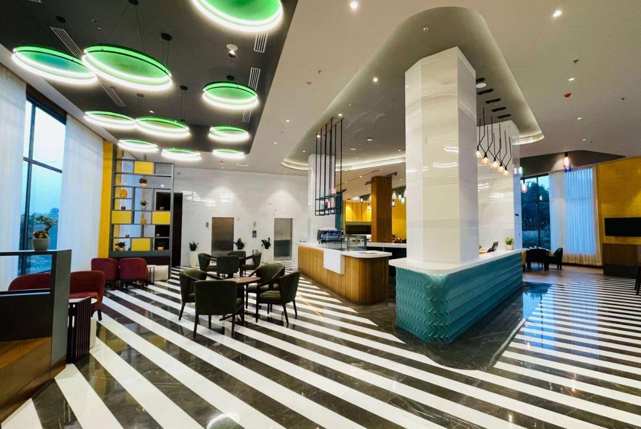 Ramada Encore By Wyndham Amritsar Airport Экстерьер фото