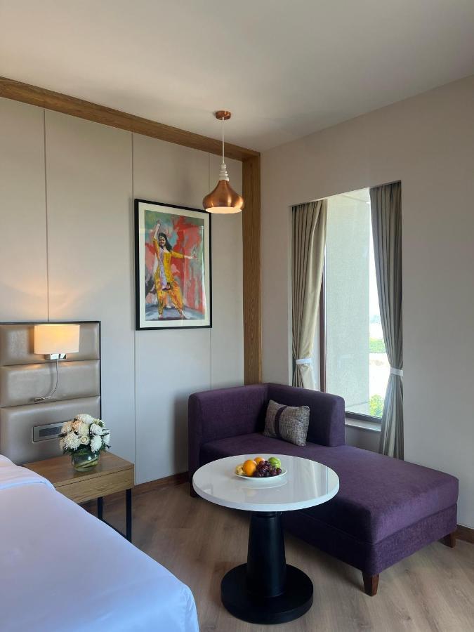Ramada Encore By Wyndham Amritsar Airport Экстерьер фото