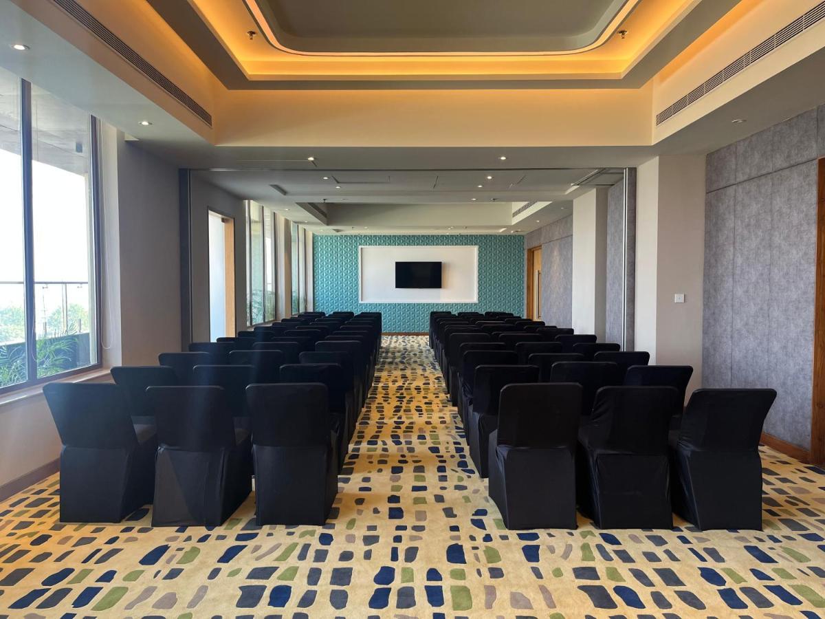 Ramada Encore By Wyndham Amritsar Airport Экстерьер фото