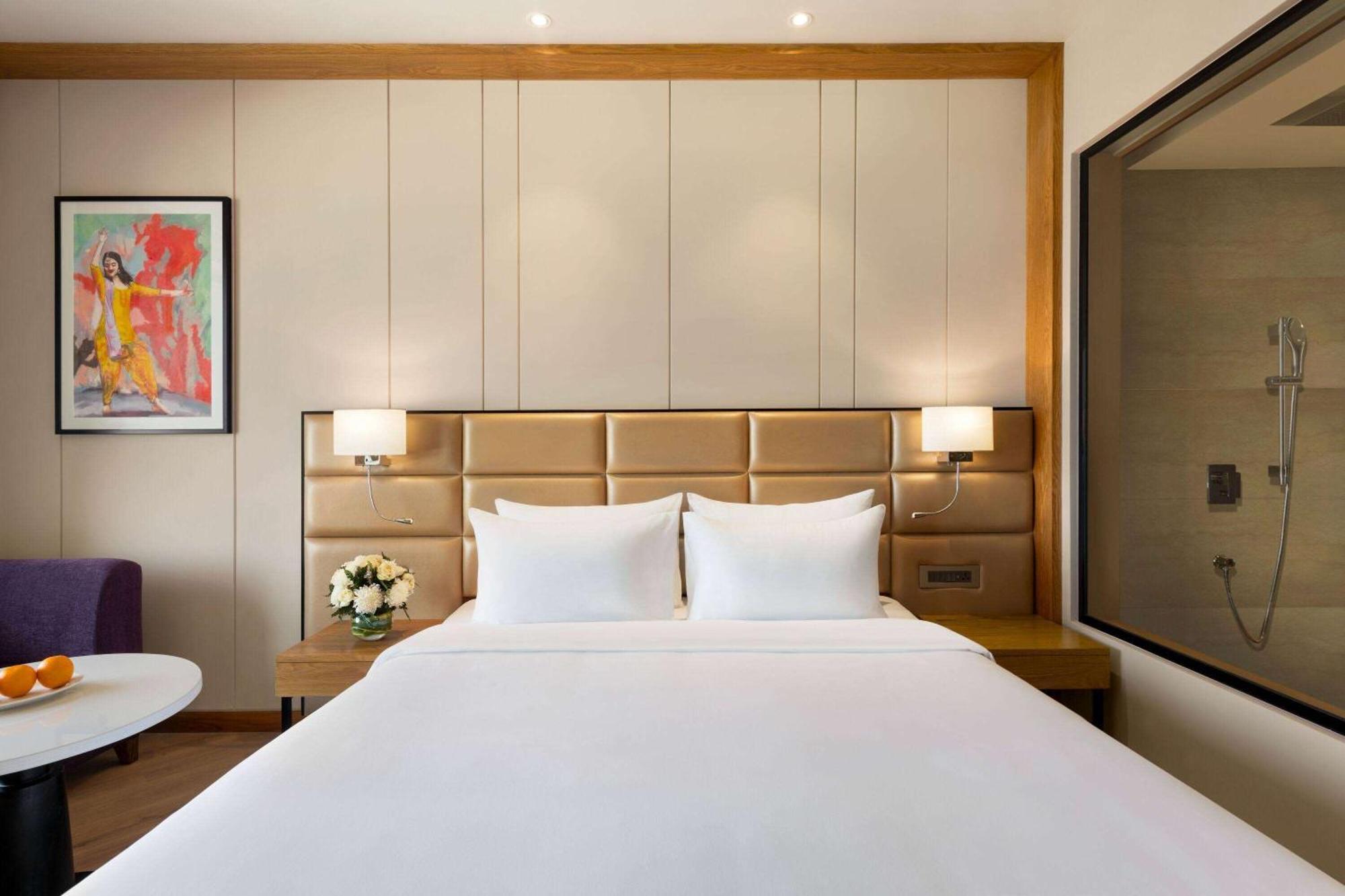 Ramada Encore By Wyndham Amritsar Airport Экстерьер фото