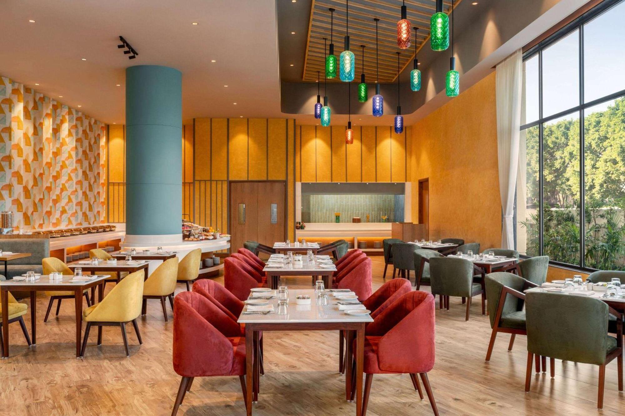 Ramada Encore By Wyndham Amritsar Airport Экстерьер фото