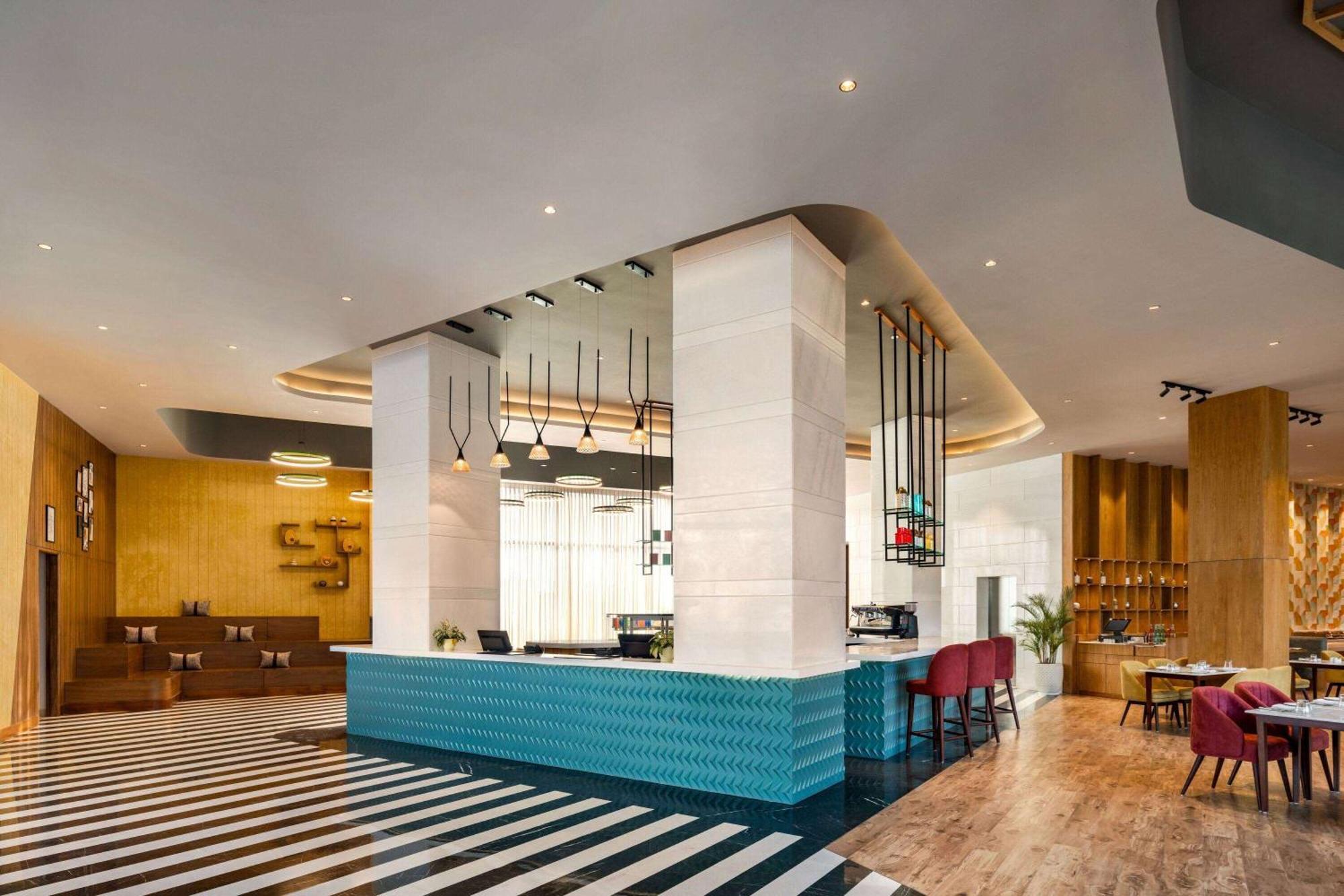 Ramada Encore By Wyndham Amritsar Airport Экстерьер фото