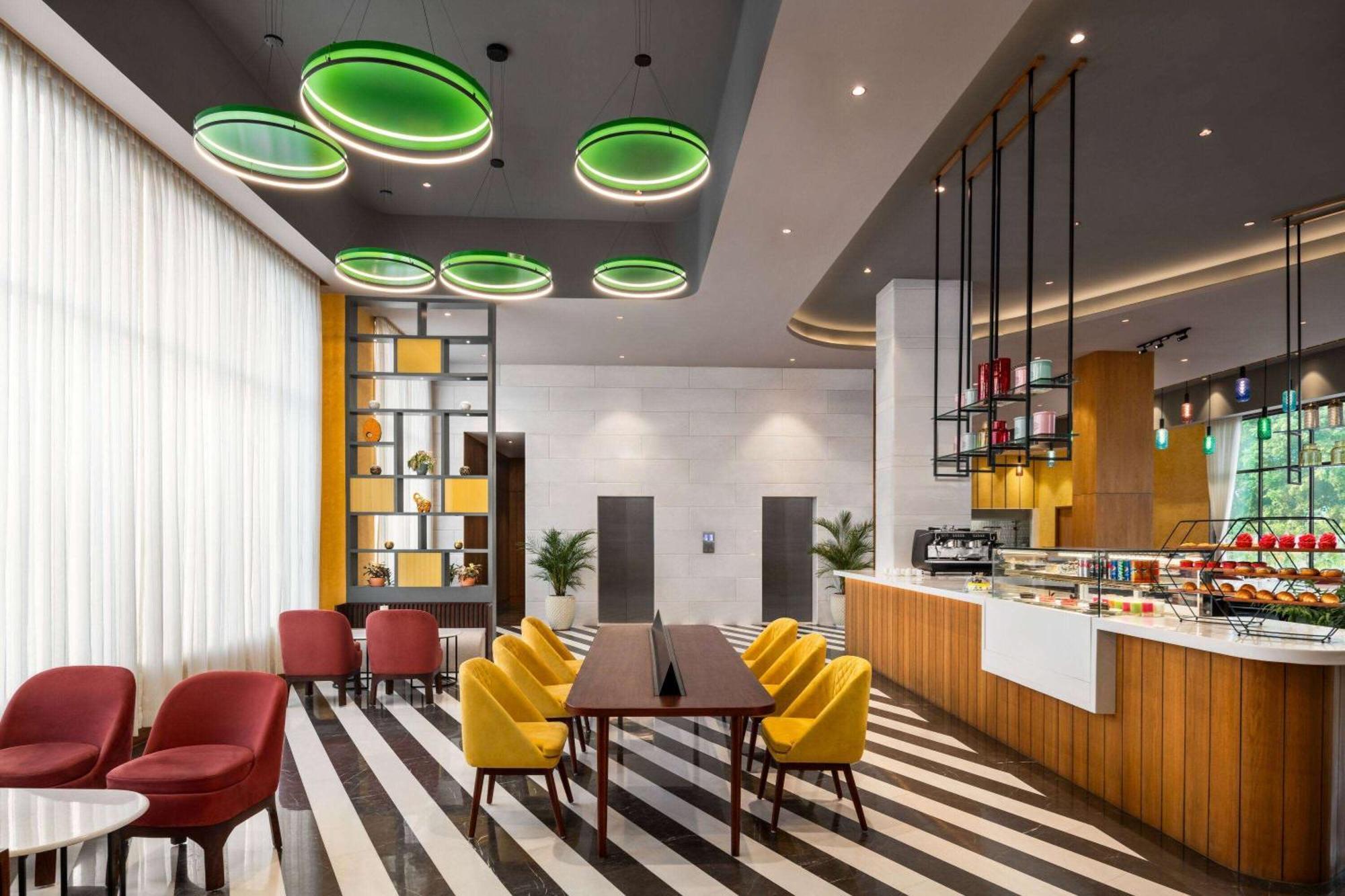 Ramada Encore By Wyndham Amritsar Airport Экстерьер фото